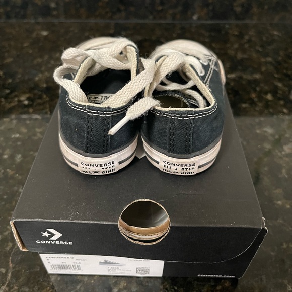 Chuck Taylor Converse Toddler Black and White - Picture 4 of 6